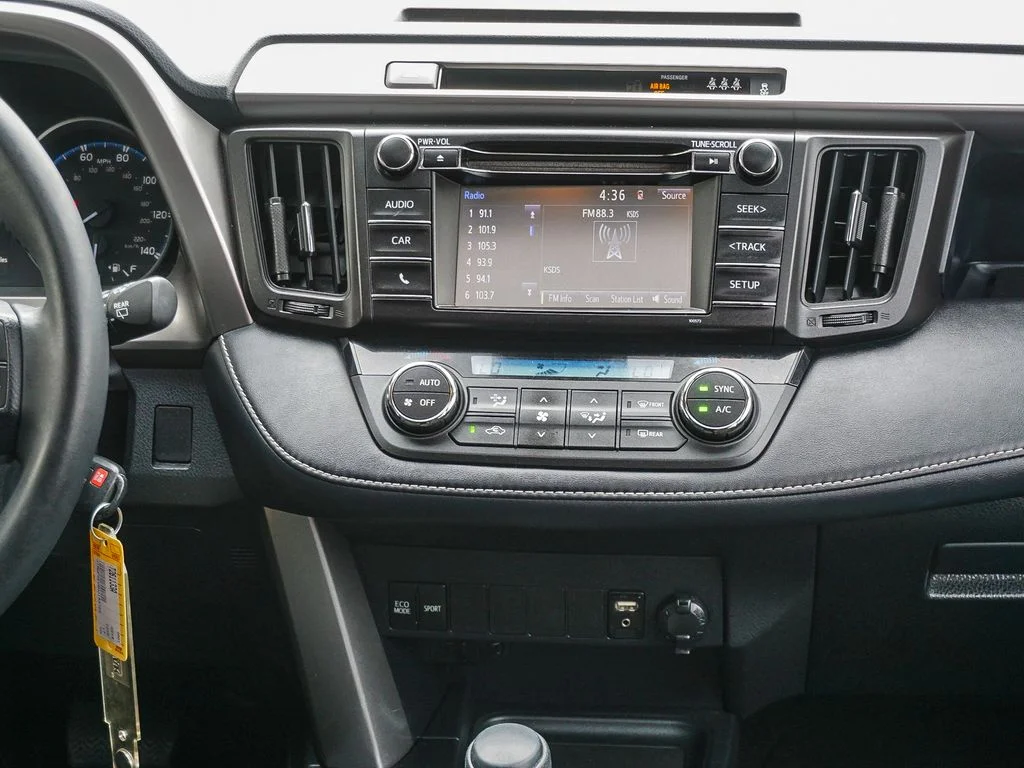 Used 2017 Gray Toyota XLE image 16