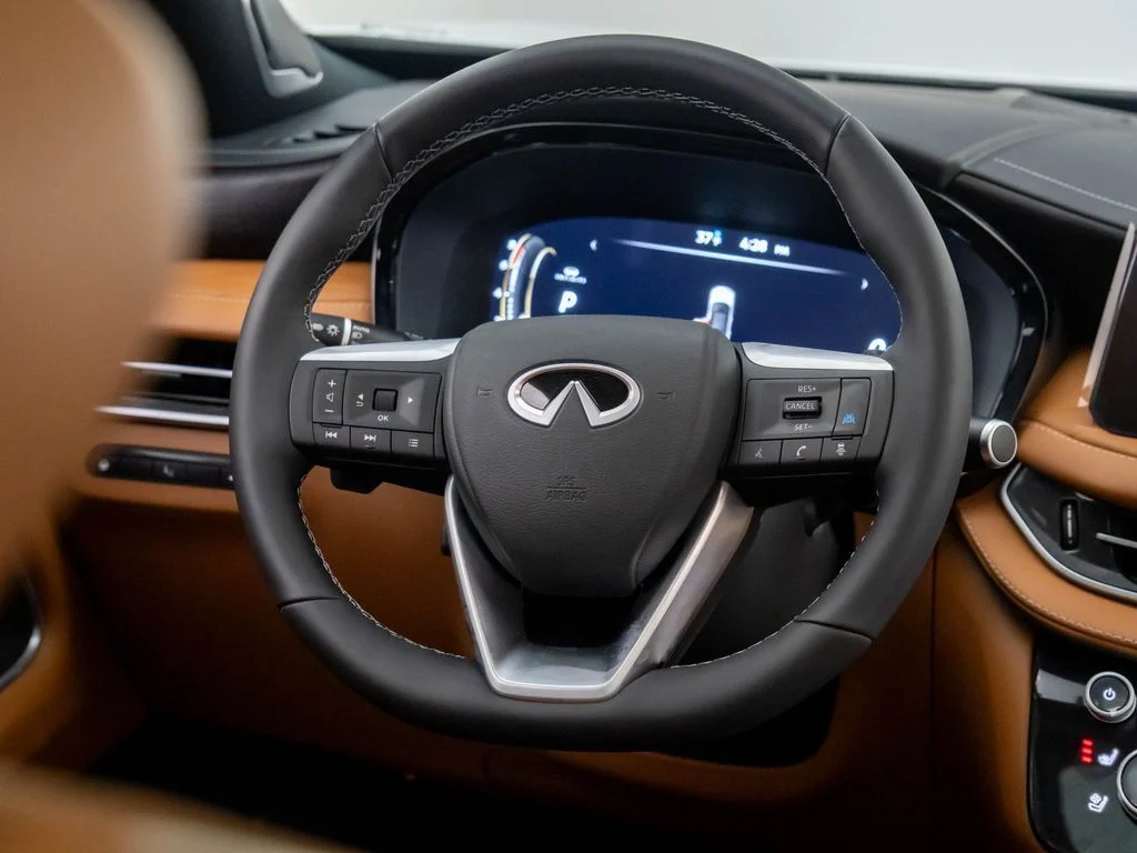 New 2026 2T RAD WHT INFINITI Autograph AWD image 10