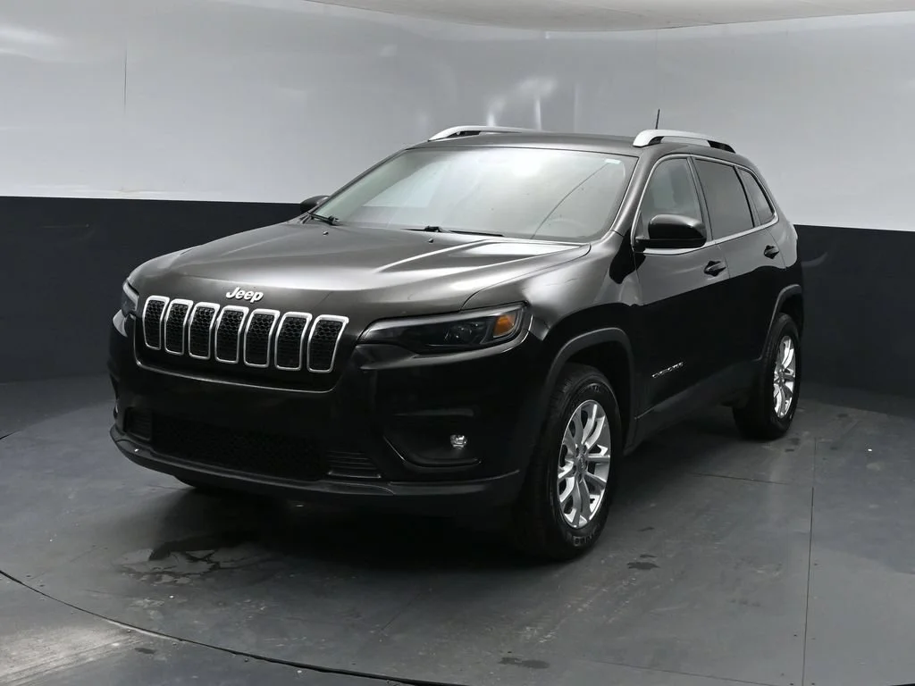Used 2019 Black Jeep Latitude image 5