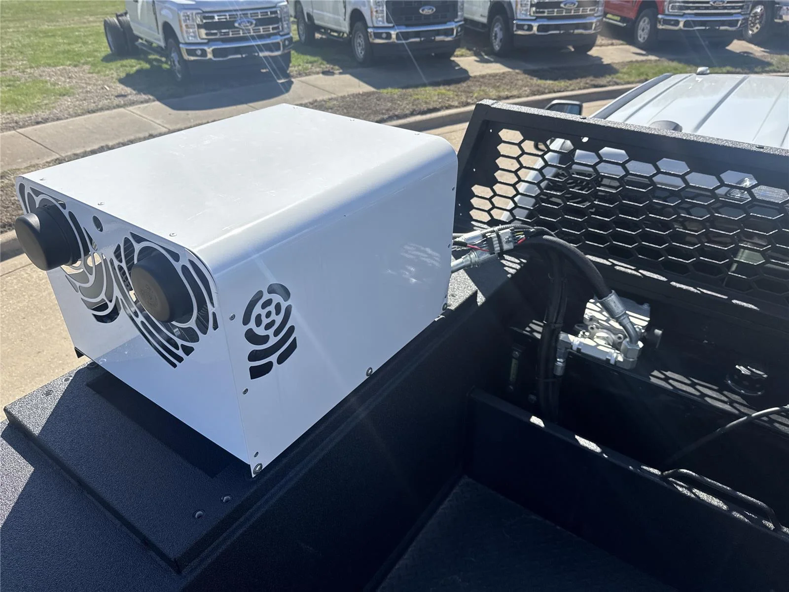 New 2026 Oxford White Ford XL image 23