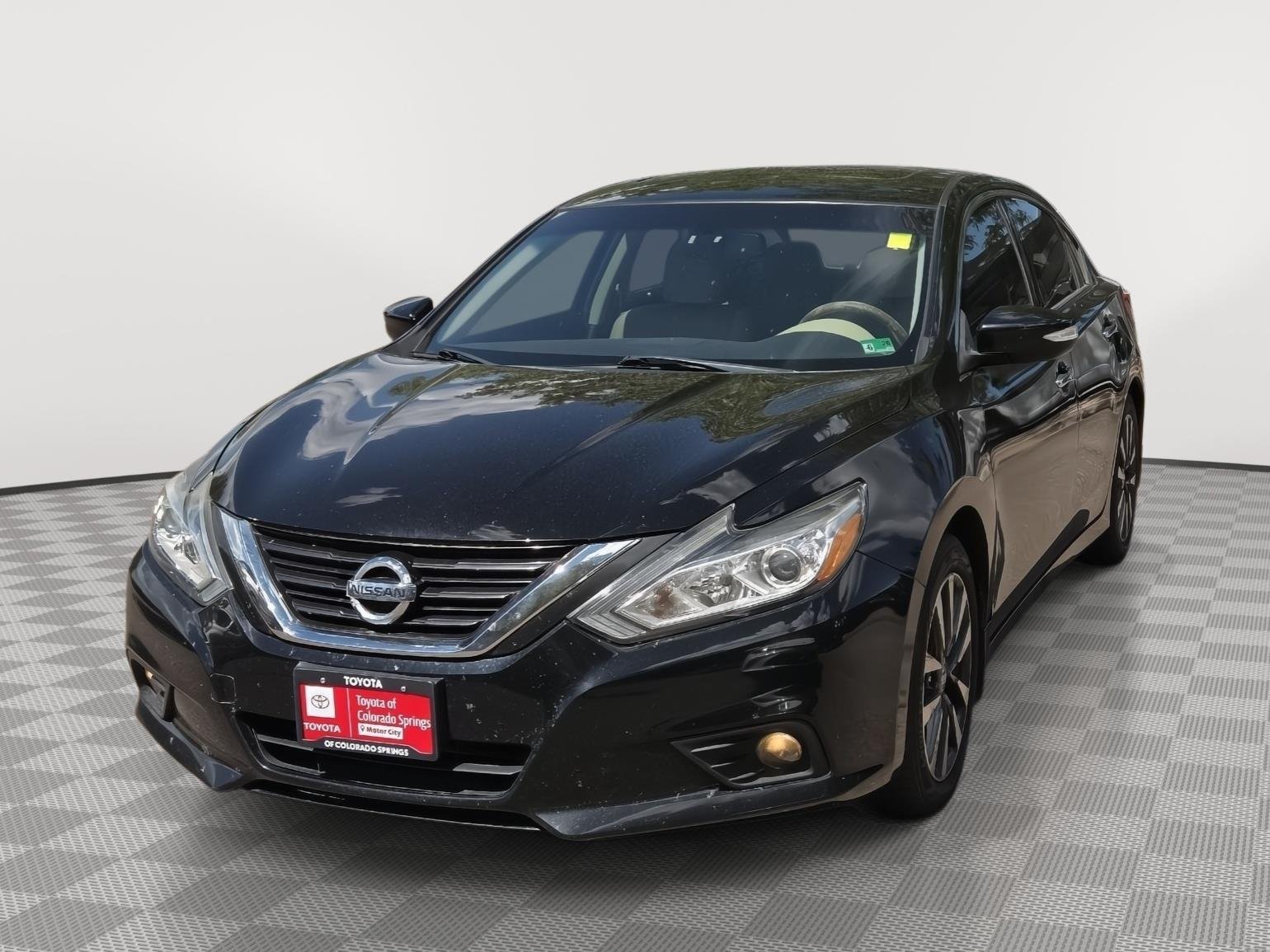 Used 2017 Super Black Nissan 2.5 SV image 8