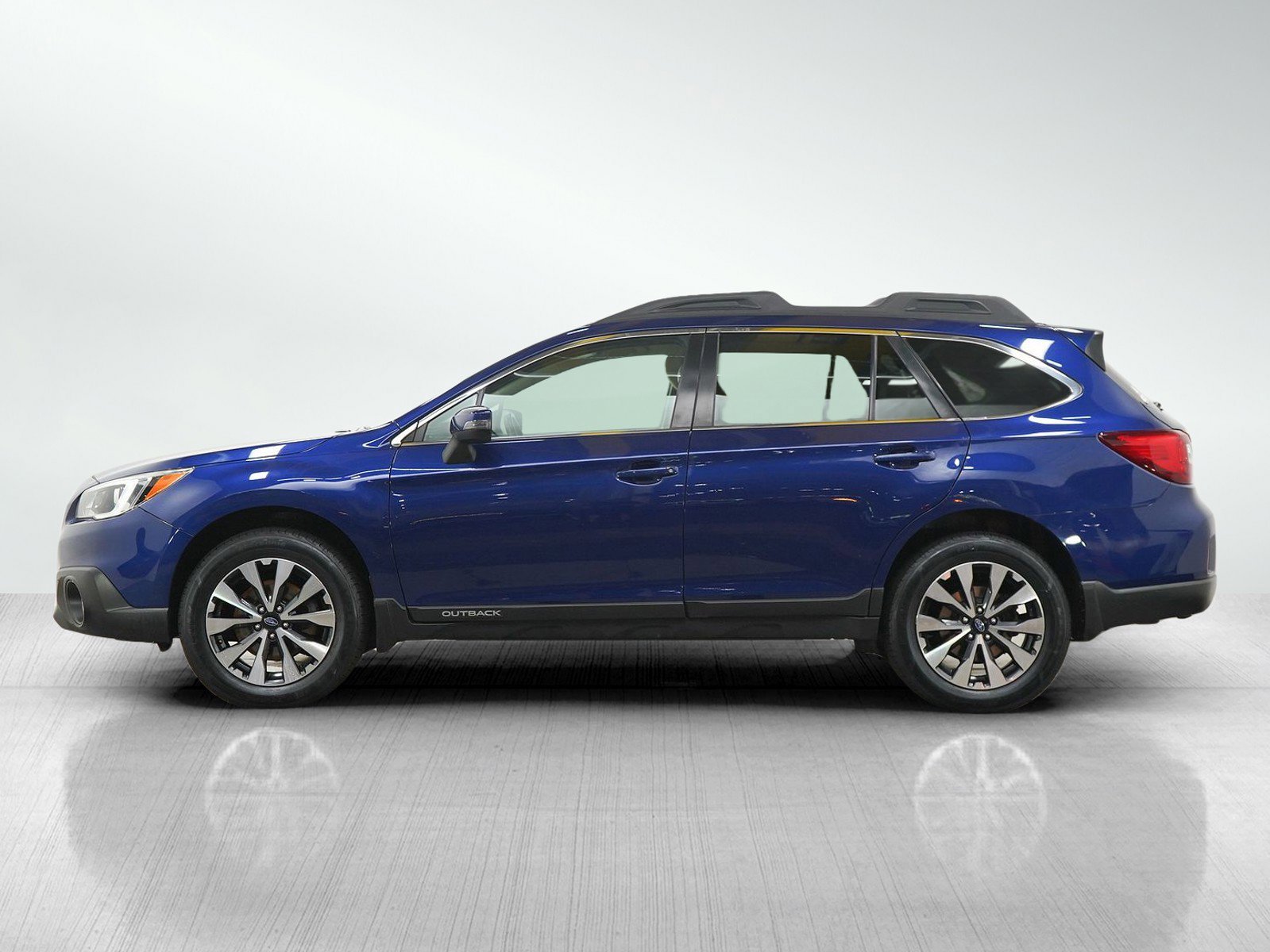 Used 2015 Subaru Outback Limited with VIN 4S4BSBNC4F3247686 for sale in Minneapolis, Minnesota