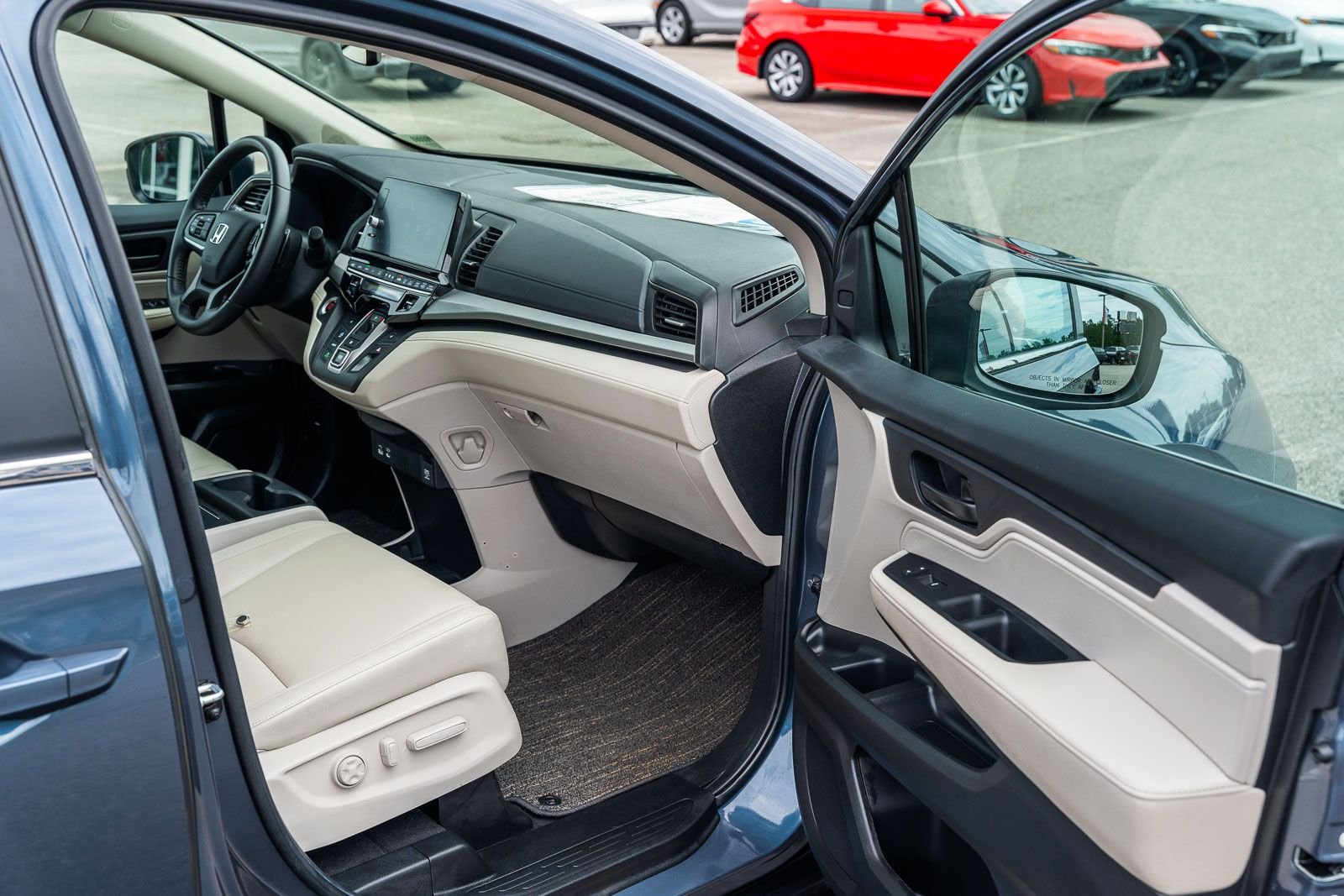 2025 Honda Odyssey EX-L - Photo 11