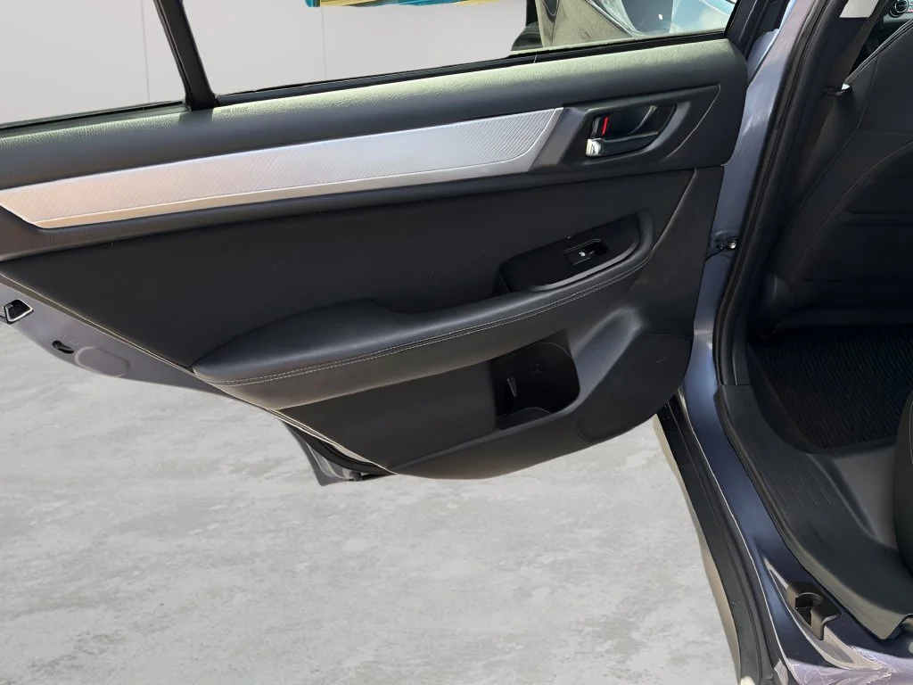 Used 2015 Twilight Blue Metallic Subaru 2.5i Premium image 10
