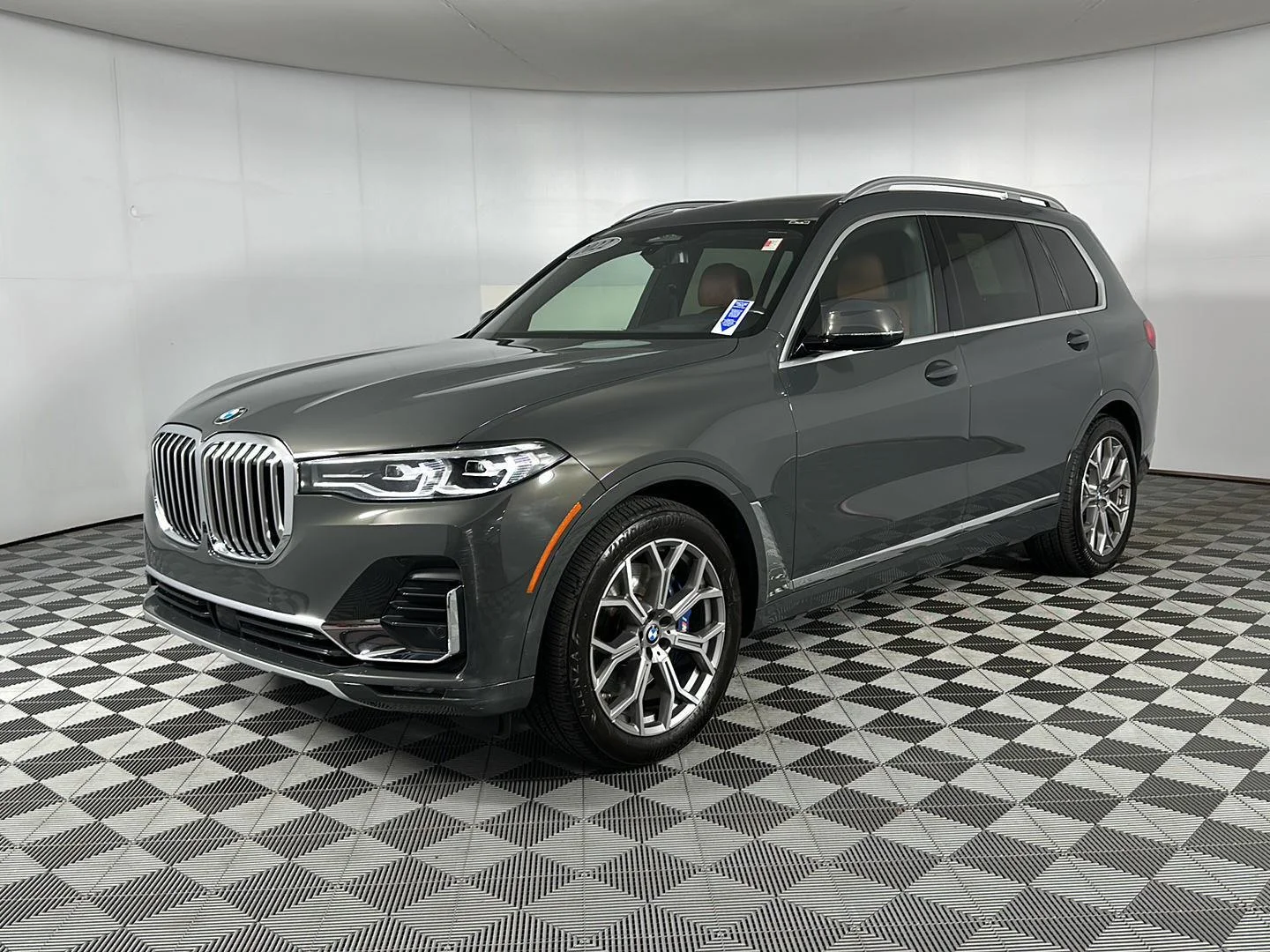 Used 2022 Dravit Grey Metallic BMW xDrive40i image 4