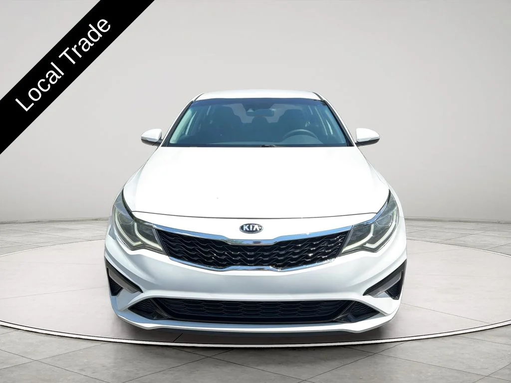 Used 2019 Snow White Pearl Kia LX image 8
