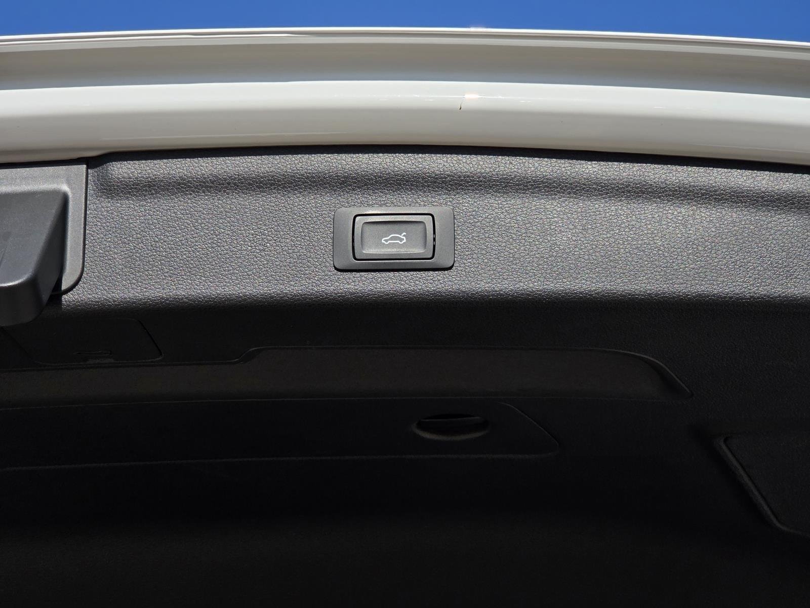 Used 2025 WHITE Audi S line Premium image 12