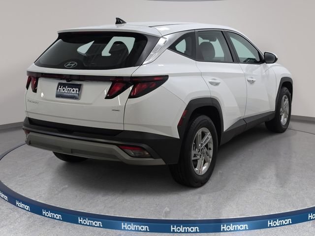 Used 2025 White Hyundai SE image 6