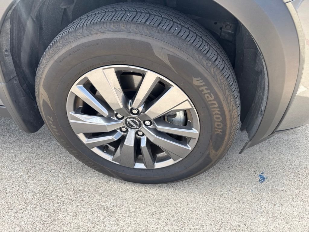 Used 2025 Gray Nissan S image 4