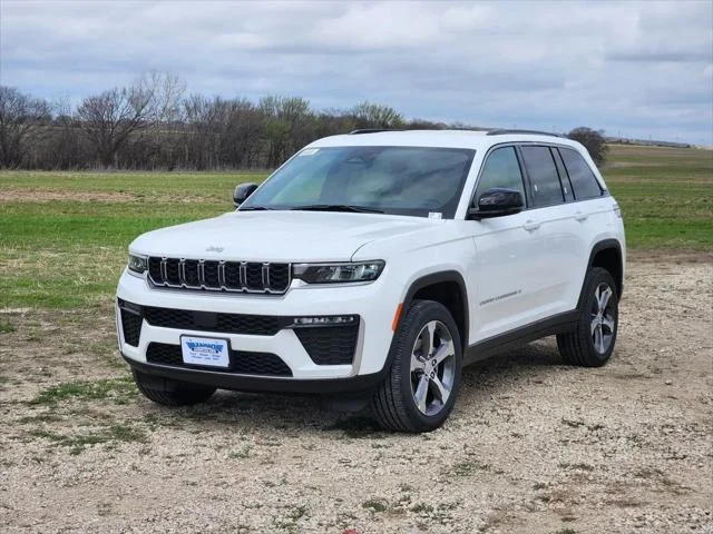 New 2026 Bright White Clear-Coat Exterior Paint Jeep Limited image 2