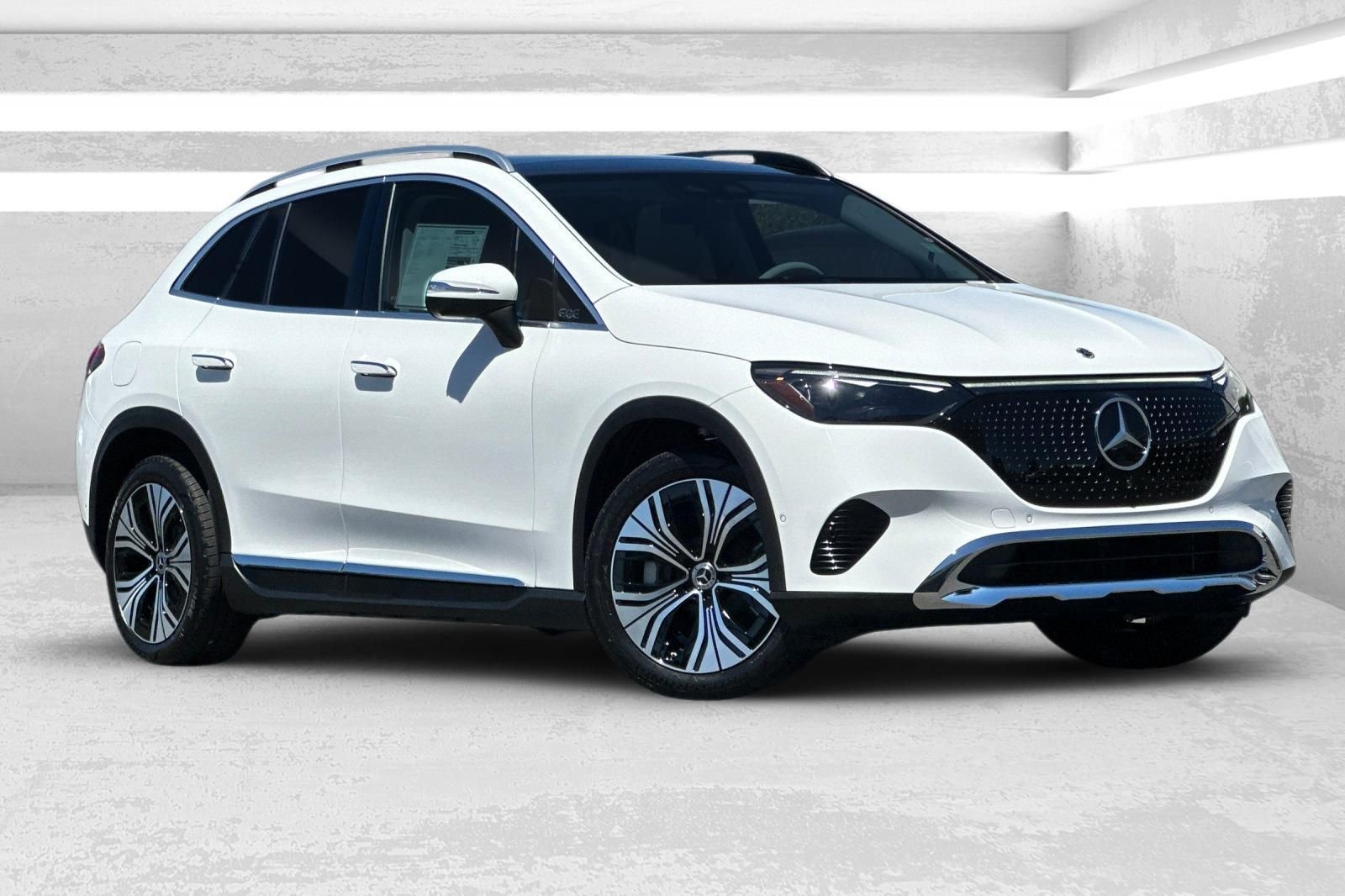 New 2026 White/off-white Mercedes-Benz 320 SUV image 2