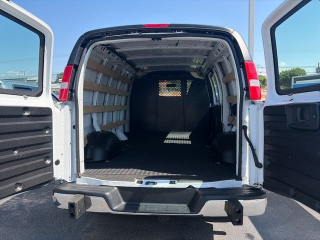 Used 2024 White Chevrolet Work Van image 27