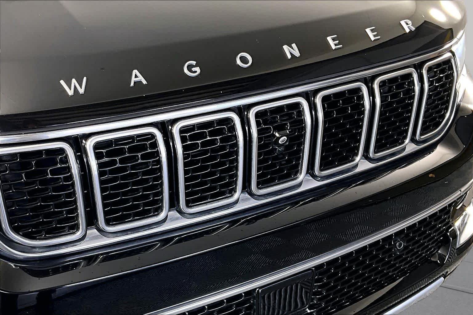 Certified Used 2024 Diamond Black Crystal Pearlcoat Jeep Series II image 28