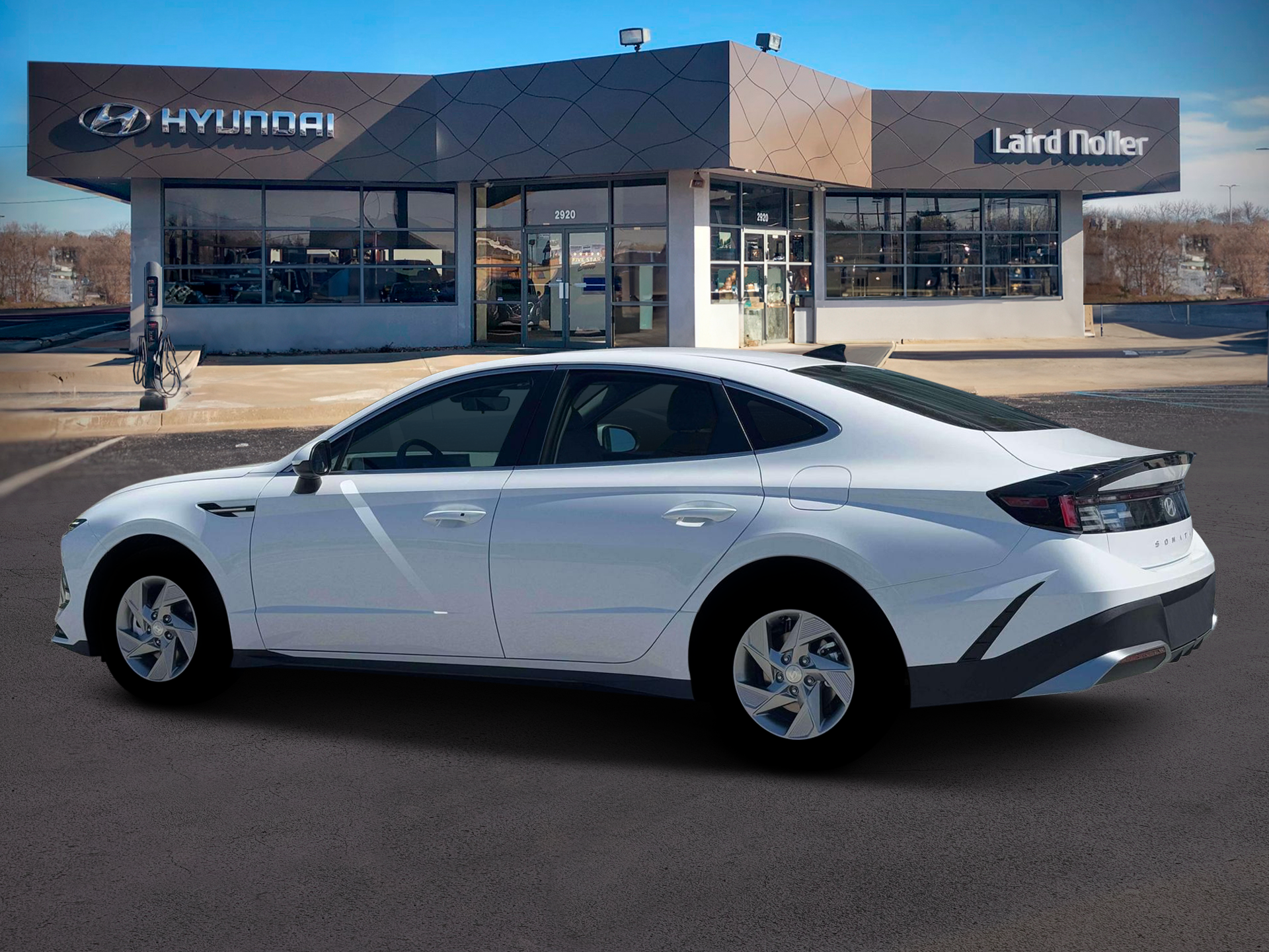 View vehicle photo 4