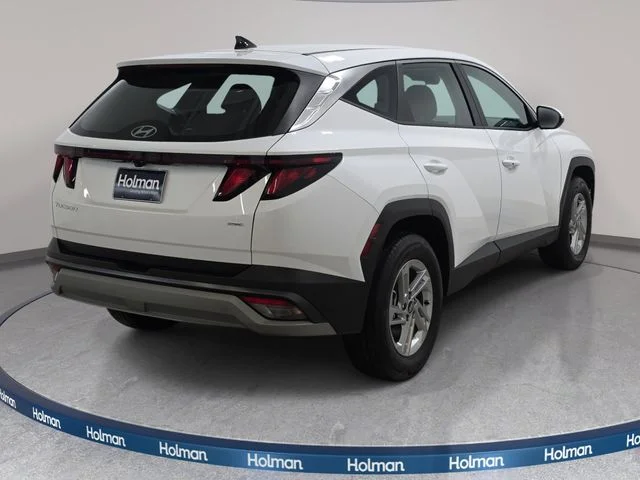 Used 2025 White Hyundai SE image 6