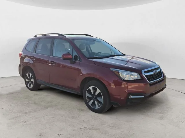 Used 2018 Venetian Red Pearl Subaru 2.5i Premium image 3