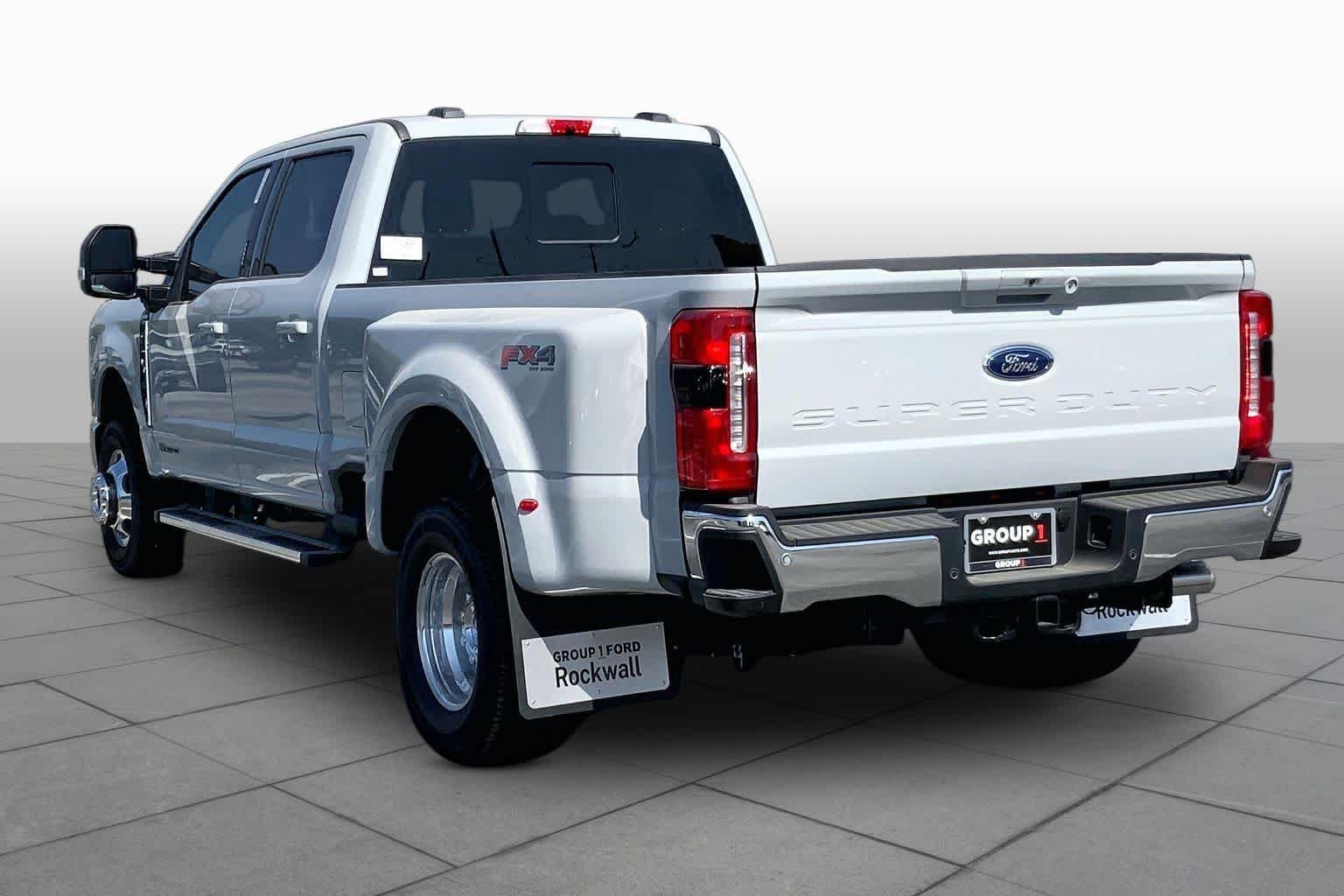 New 2026 Avalanche Ford F-350® XLT image 10