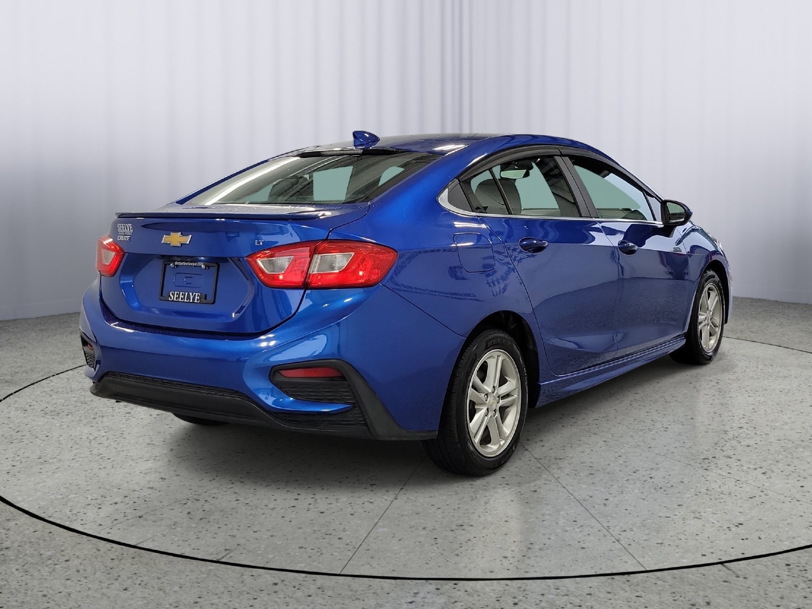 Used 2017 Chevrolet Cruze LT with VIN 1G1BE5SM8H7169332 for sale in Paw Paw, MI