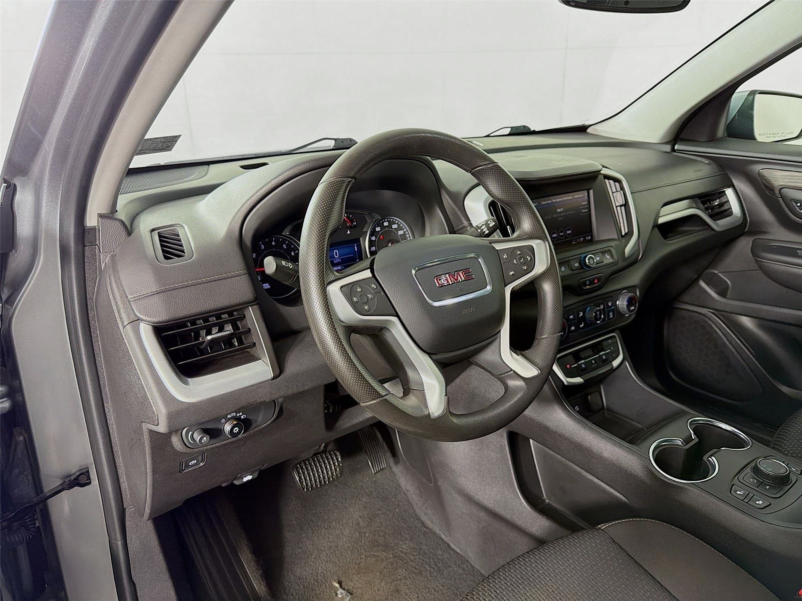 Used 2023 Sterling Metallic GMC SLE image 16