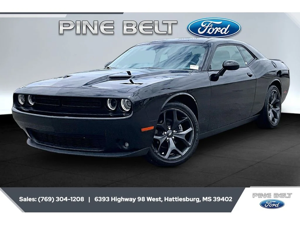 Used 2020 Pitch Black Clearcoat Dodge SXT image 10