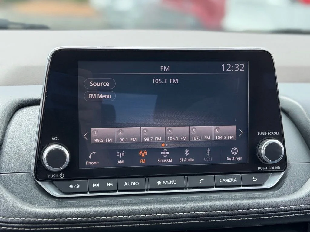 Used 2021 Gray Nissan SV image 14