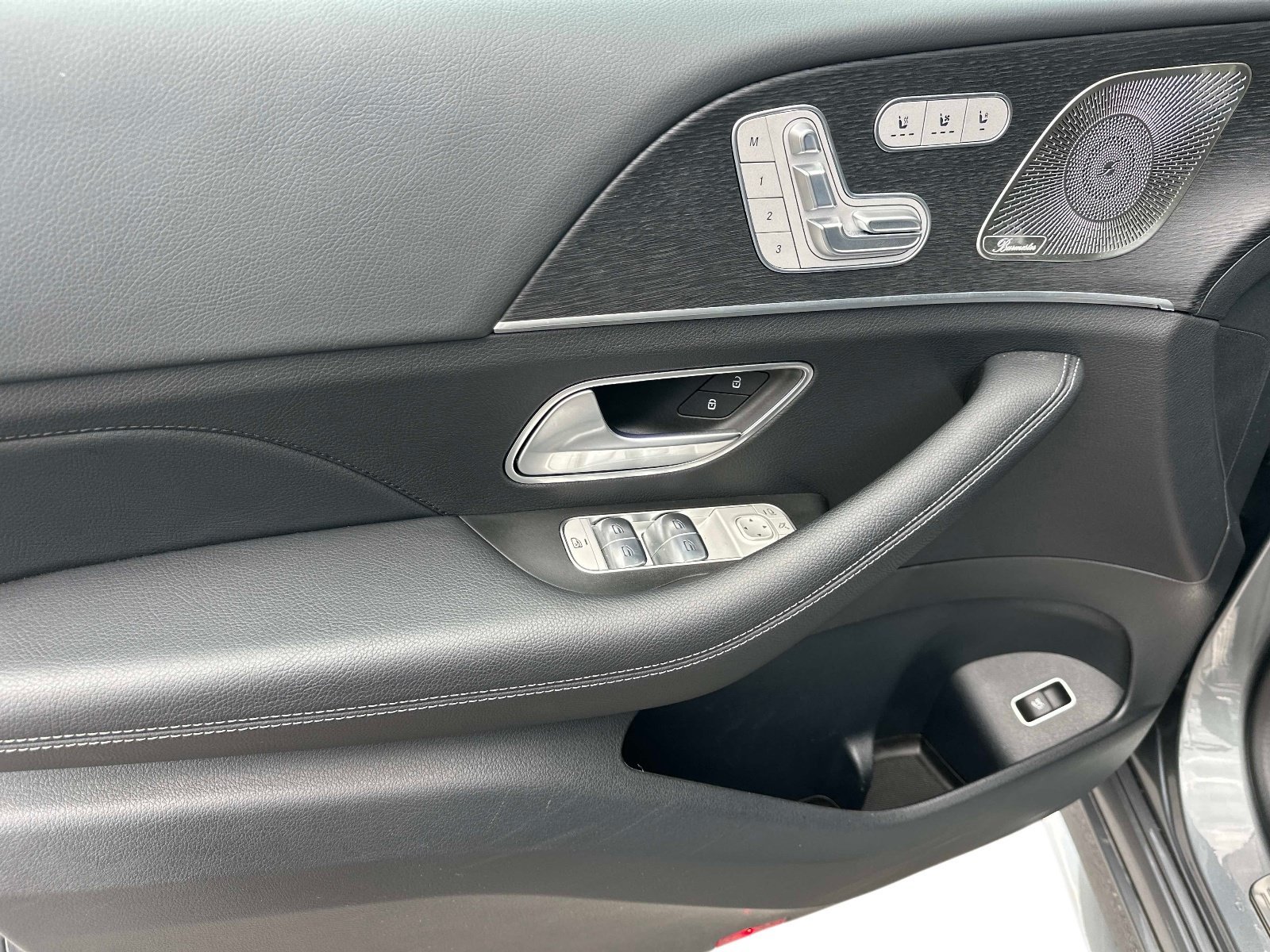 Certified Used 2025 Selenite Gray Metallic Mercedes-Benz GLE 450 image 15
