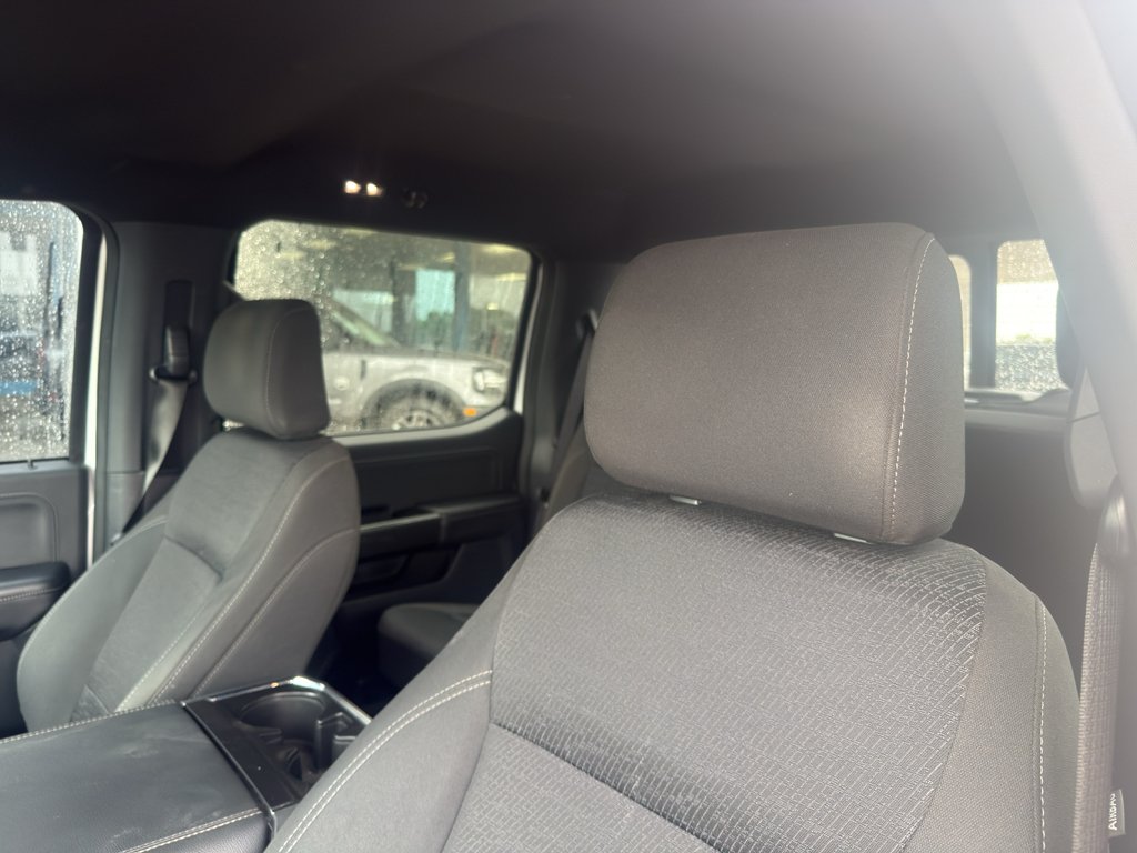 Used 2023 Oxford White Ford XLT image 4