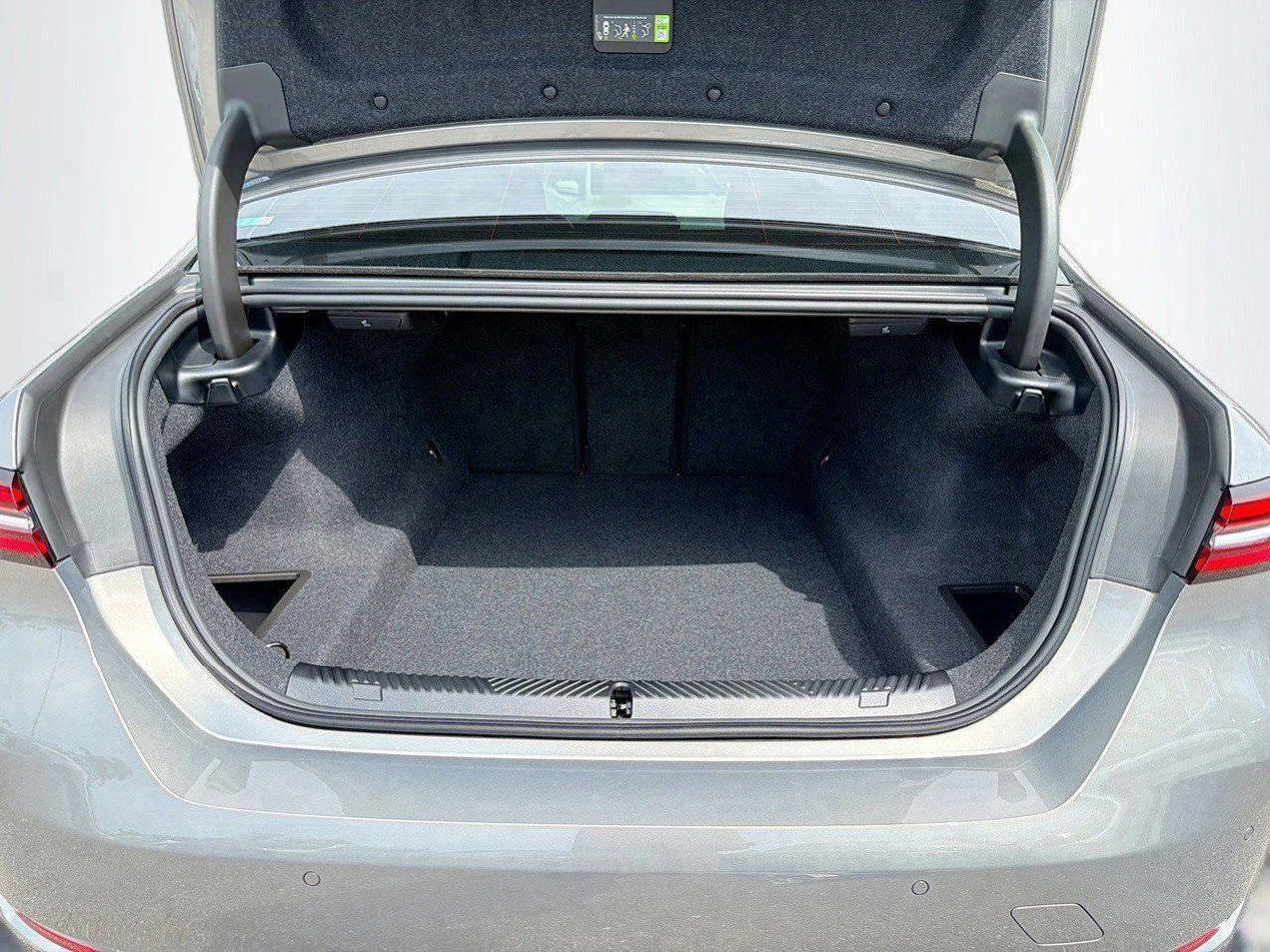 2026 BMW 5 Series 530i - Photo 12