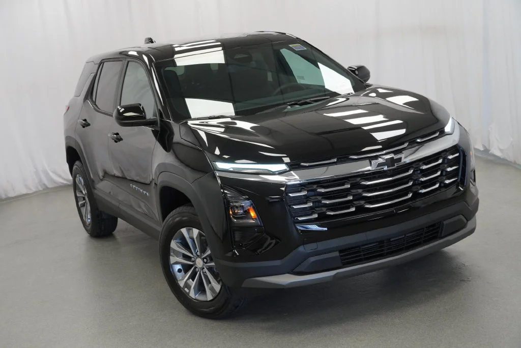 New 2027 Mosaic Black Metallic Chevrolet LT image 6