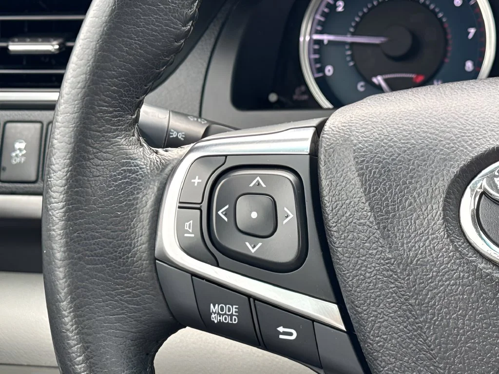 Used 2017 Gray Toyota XLE image 15