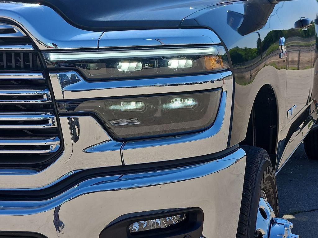 New 2026 Diamond Black Crystal Pearl-Coat Exterior Paint RAM Laramie image 8