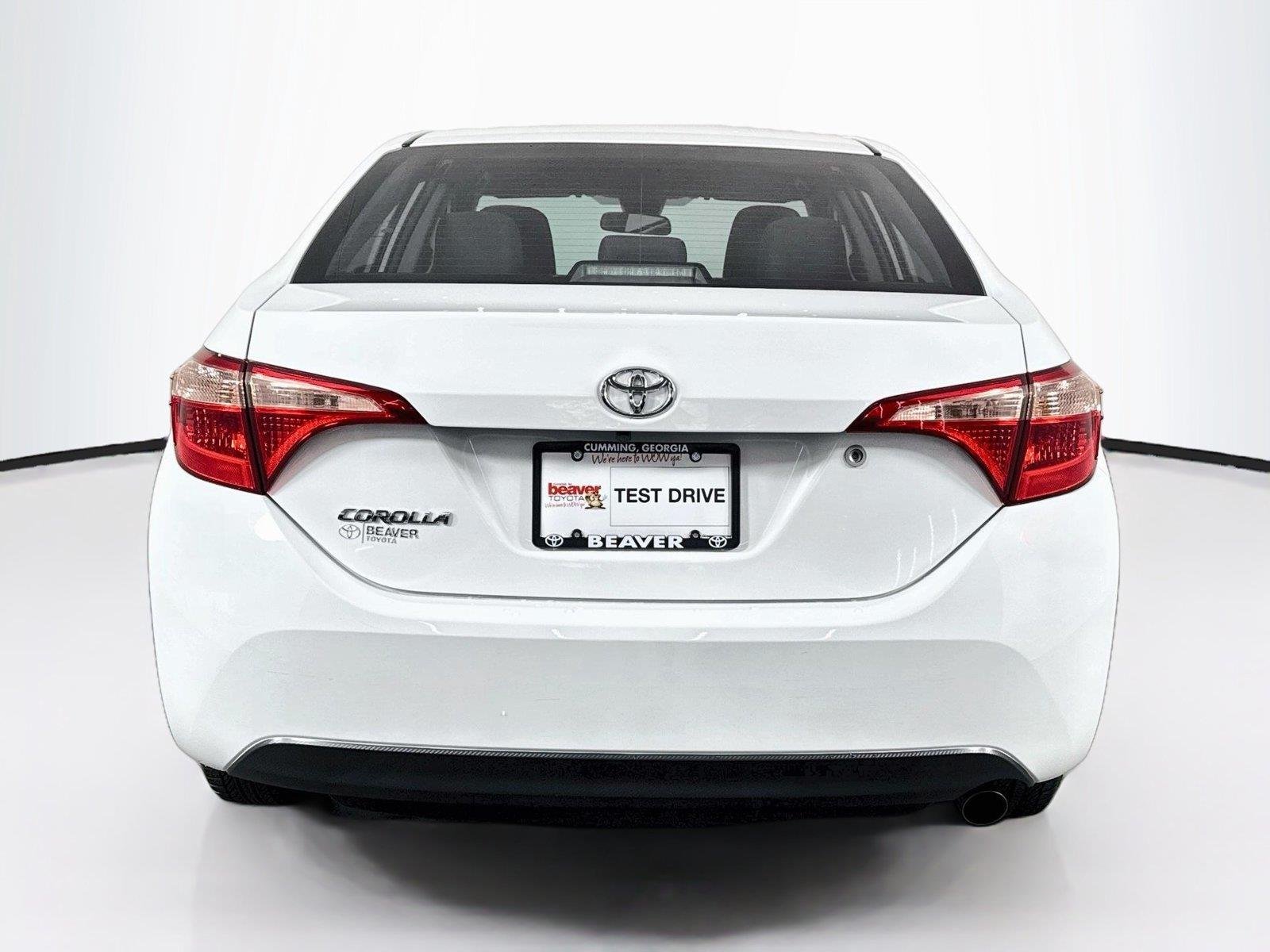 Used 2018 Super White Toyota L image 10