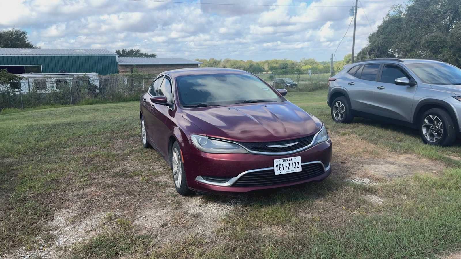 Used 2015 Velvet Red Pearlcoat Chrysler Limited image 7
