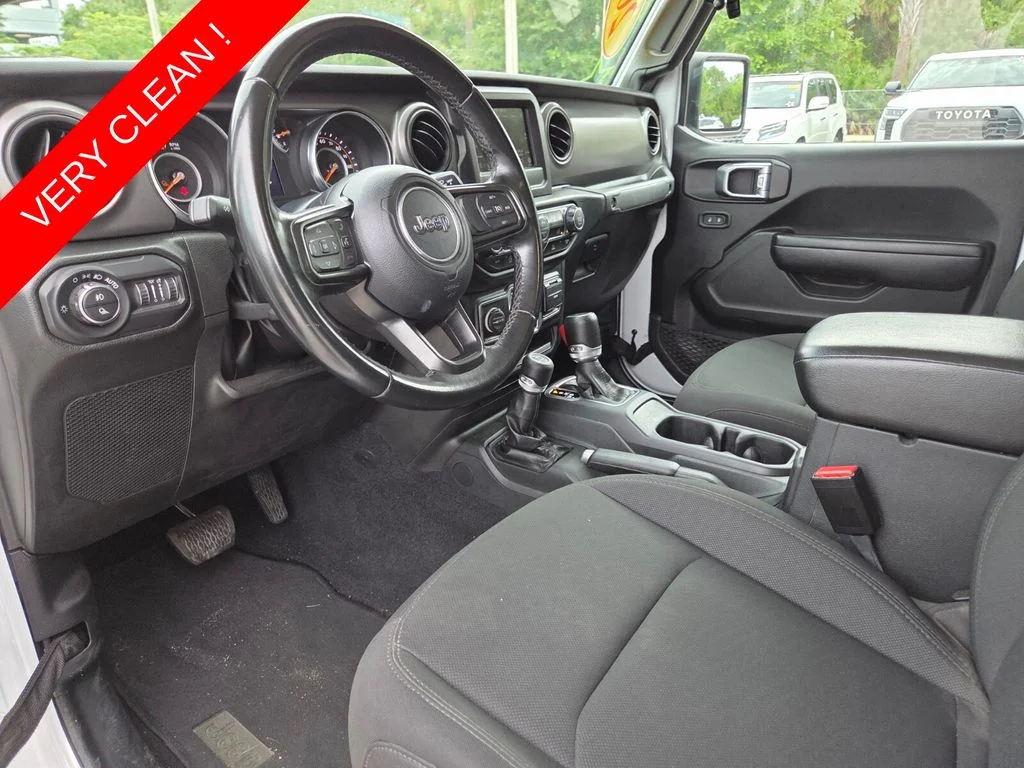 Used 2022 White Jeep Sport image 25