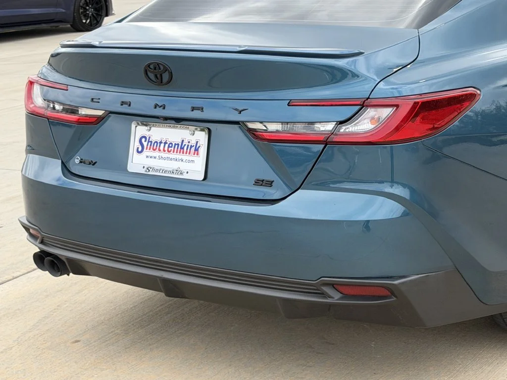 Used 2025  Toyota SE image 6