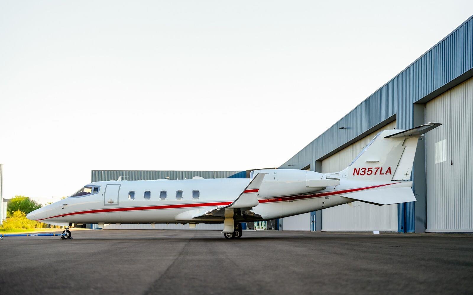 Used 2011 White LEARJET XR image 2
