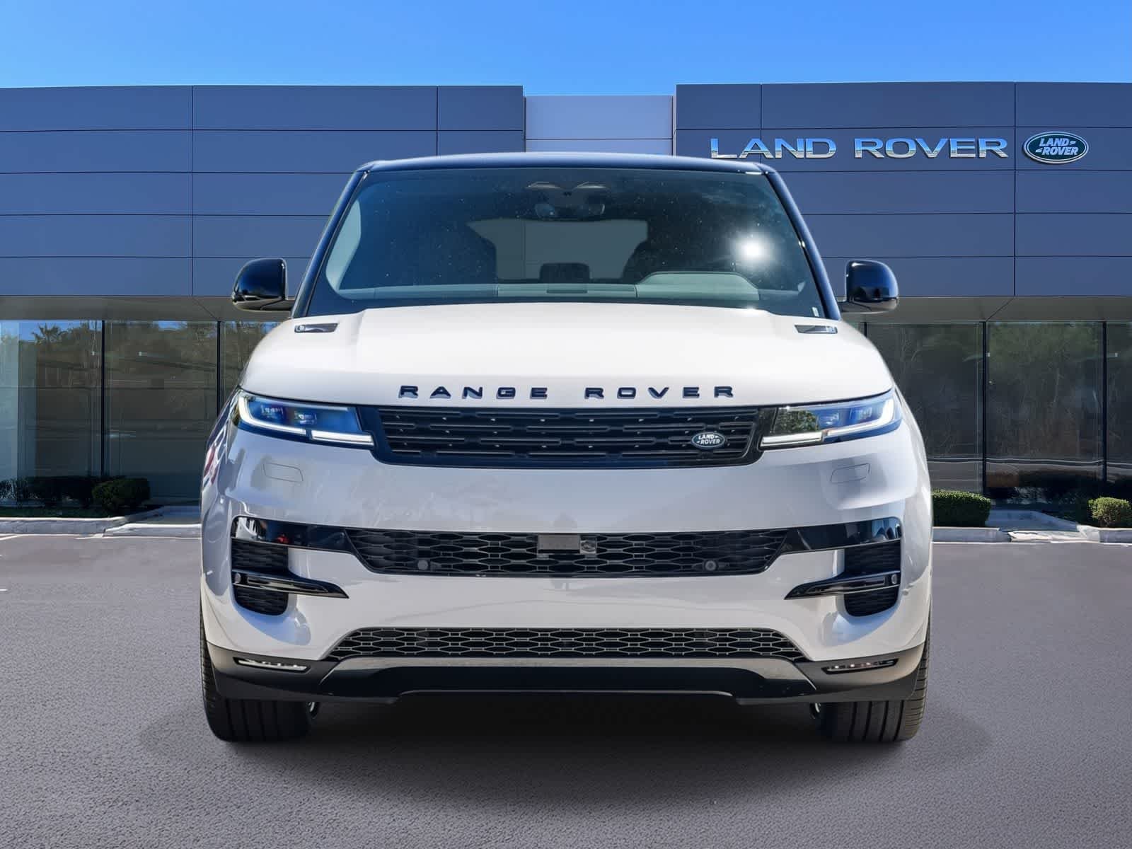 New 2026 Borasco Grey Land Rover SE image 2