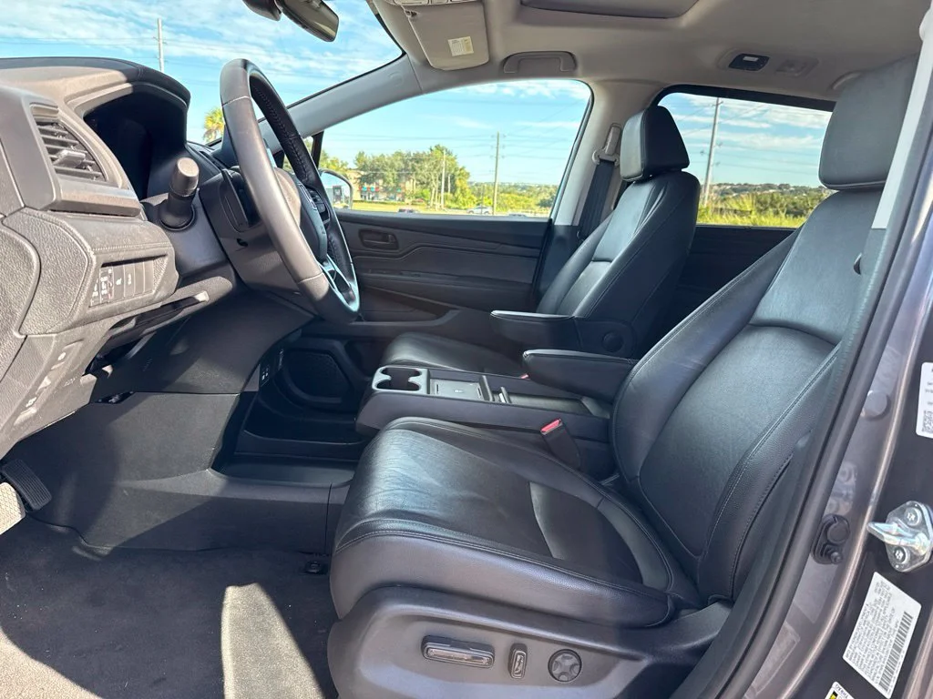 Used 2025 Gray Honda EX-L image 6