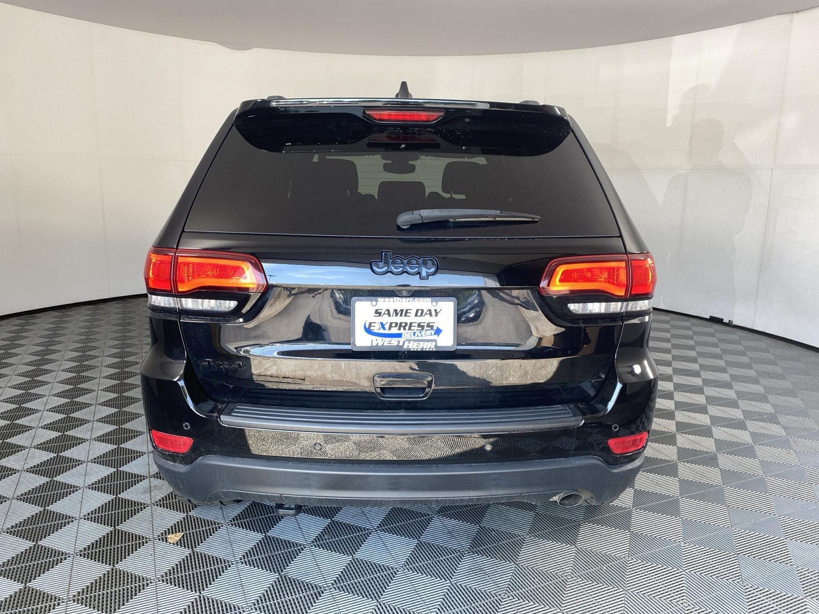 Used 2019 Diamond Black Crystal Pearlcoat Jeep Upland image 17