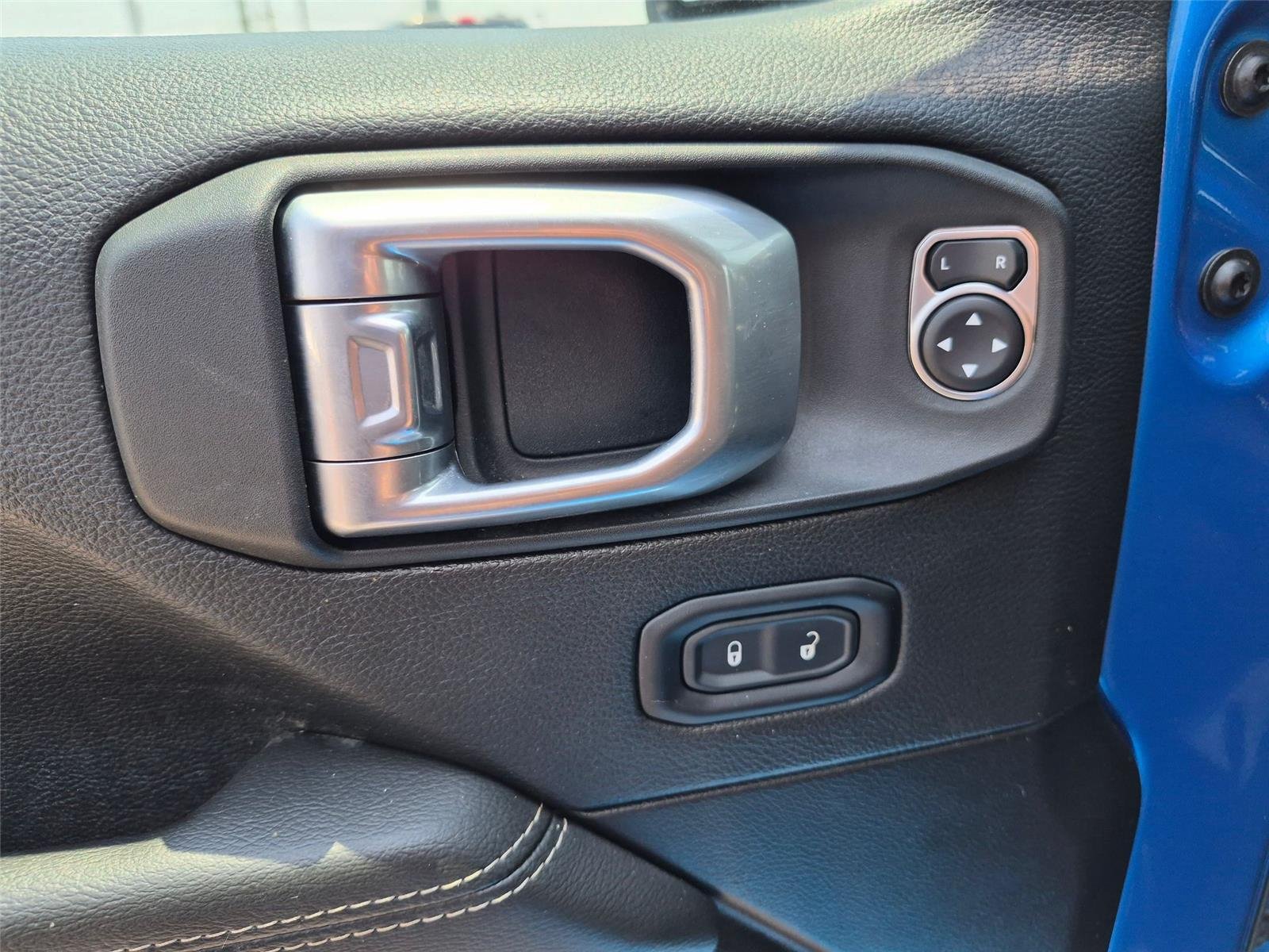 Used 2021 Hydro Blue Pearlcoat Jeep Unlimited Rubicon image 12