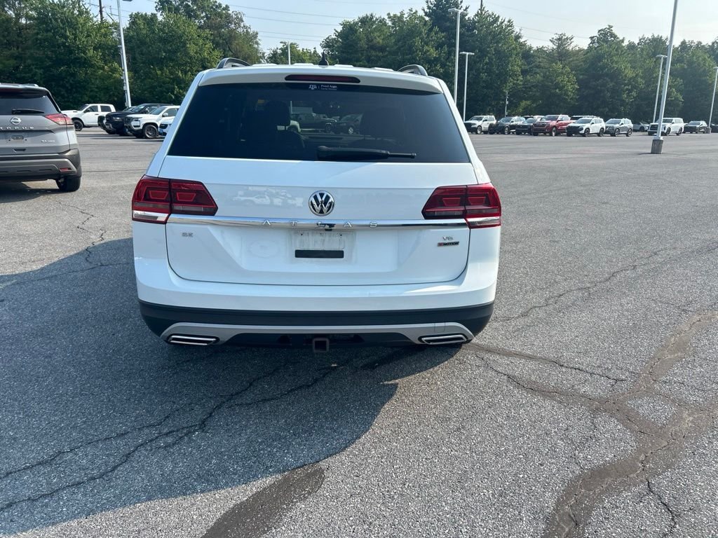 Used 2020 White Volkswagen 3.6L V6 SE image 7