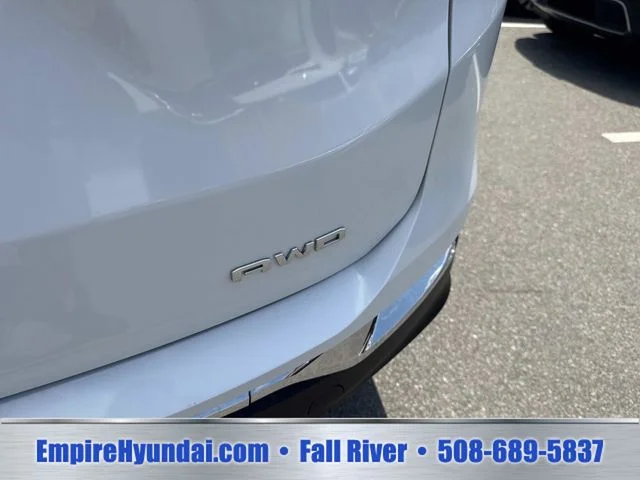 Used 2024 White GMC SLT image 6