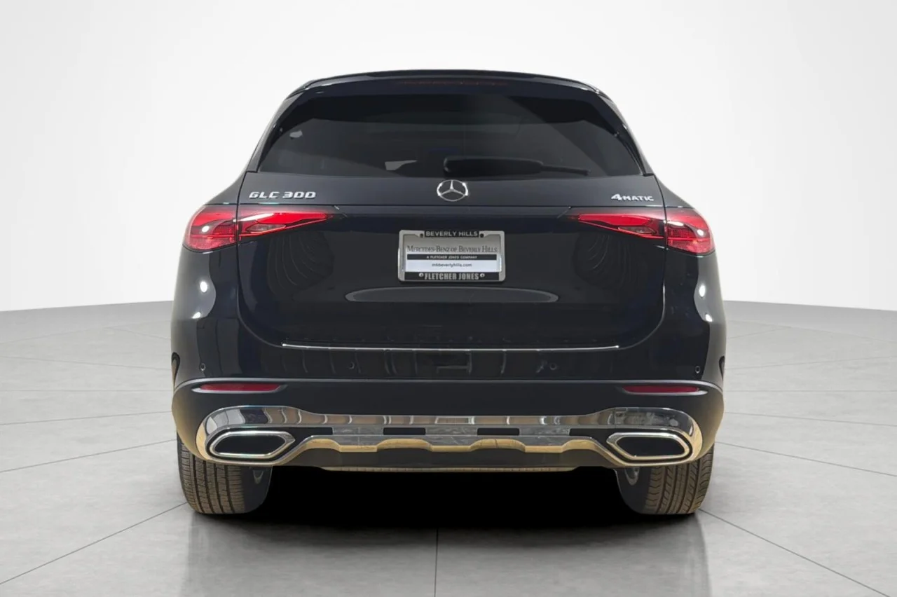 Used 2023 Black Mercedes-Benz GLC 300 image 4