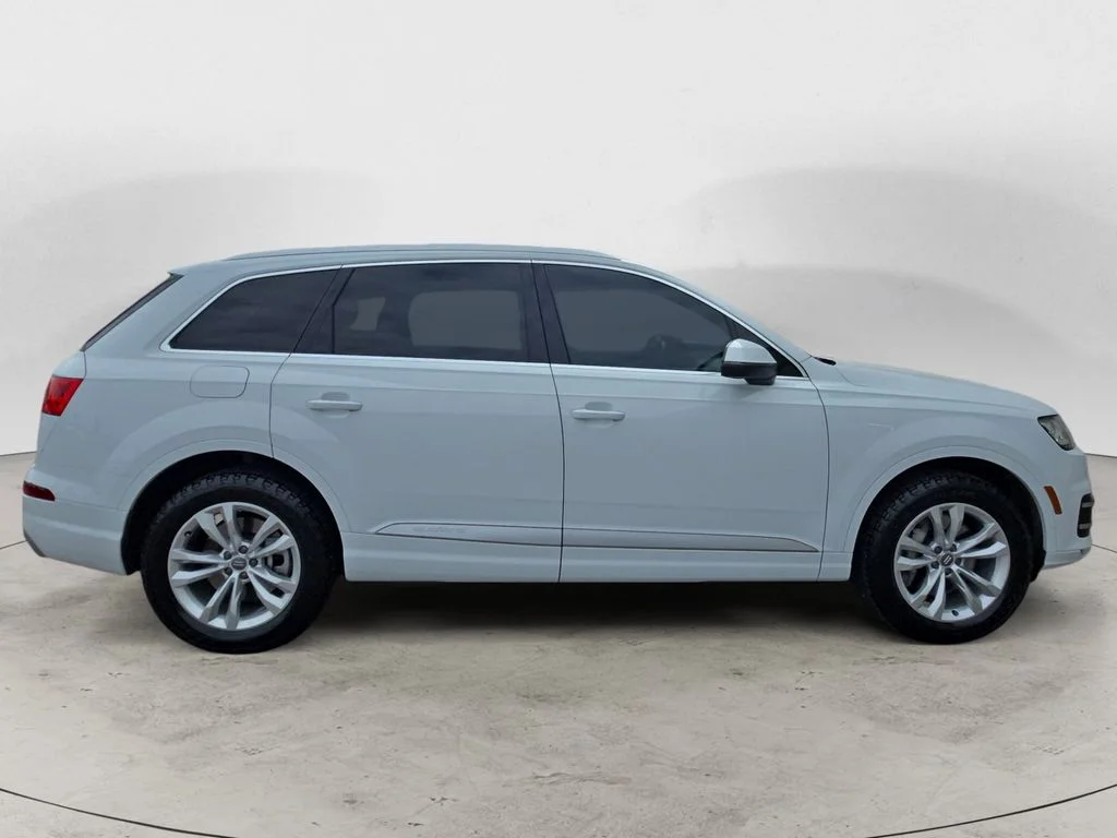 Used 2019 White Audi 45 SE Premium image 6