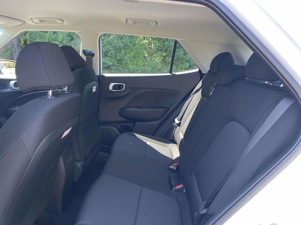 New 2026 White Hyundai SE image 10