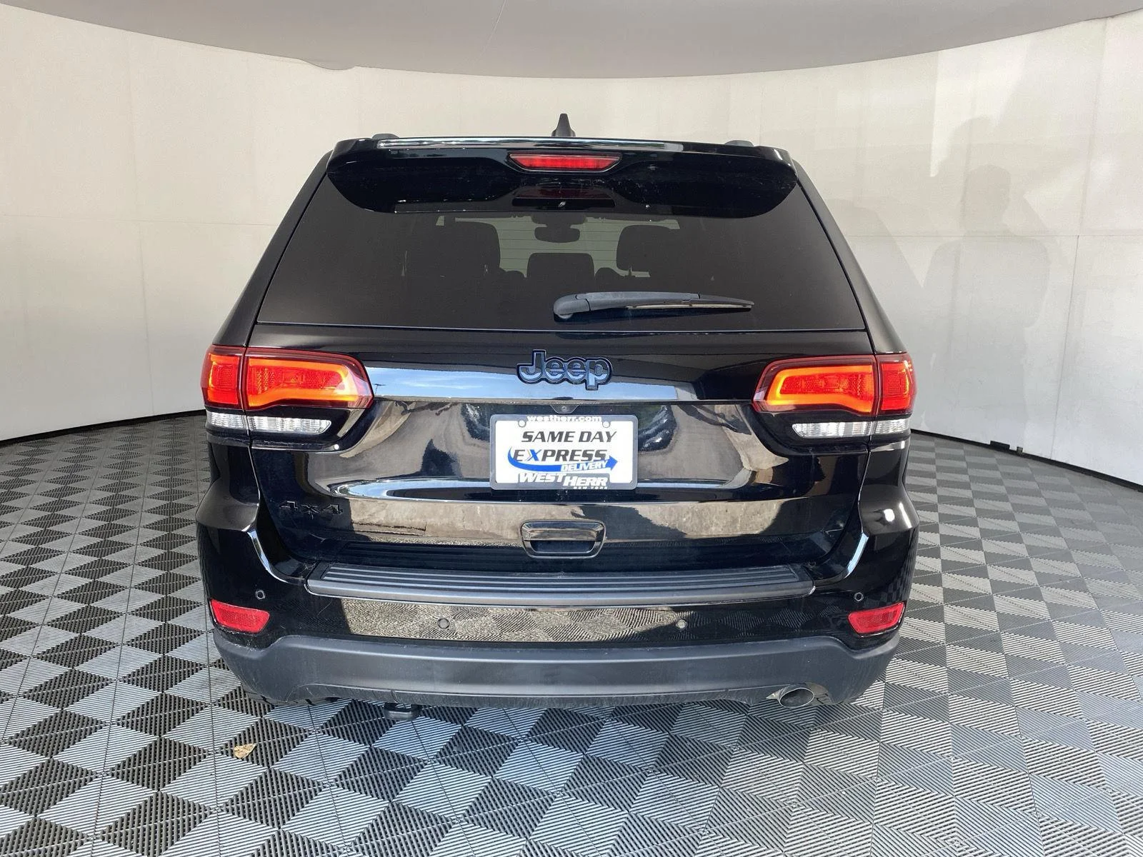 Used 2019 Diamond Black Crystal Pearlcoat Jeep Upland image 17