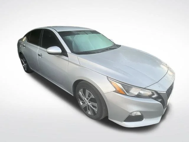Used 2020 Silver Nissan 2.5 S image 7