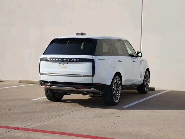 New 2026 Fuji White Land Rover SE image 4