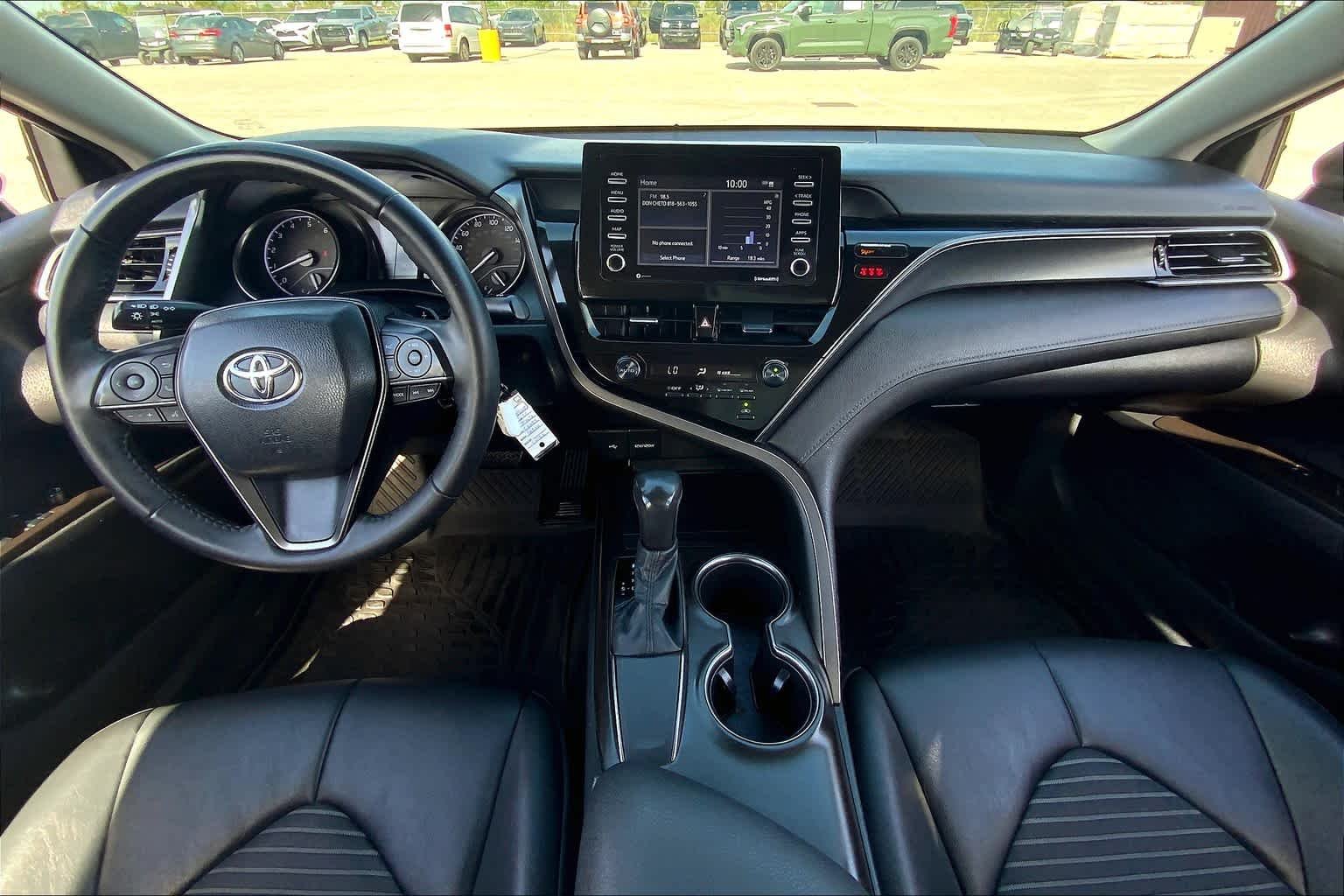 Used 2021 Galactic Aqua Mica Toyota SE image 15
