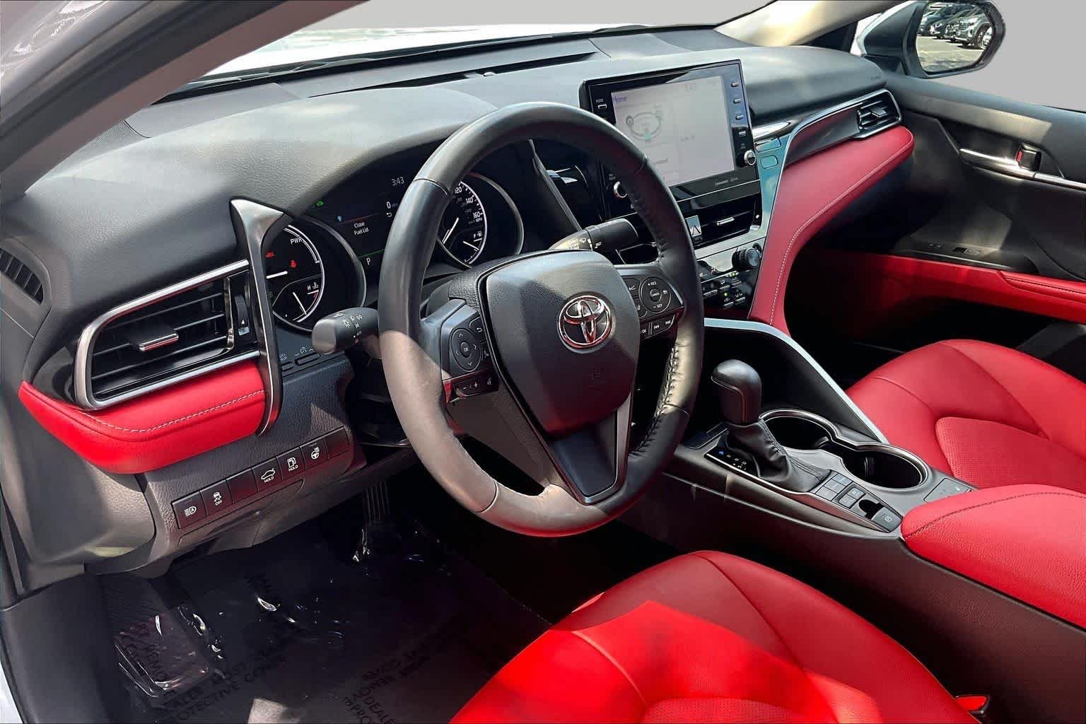 Used 2024 Wind Chill Pearl Toyota Hybrid XSE image 18